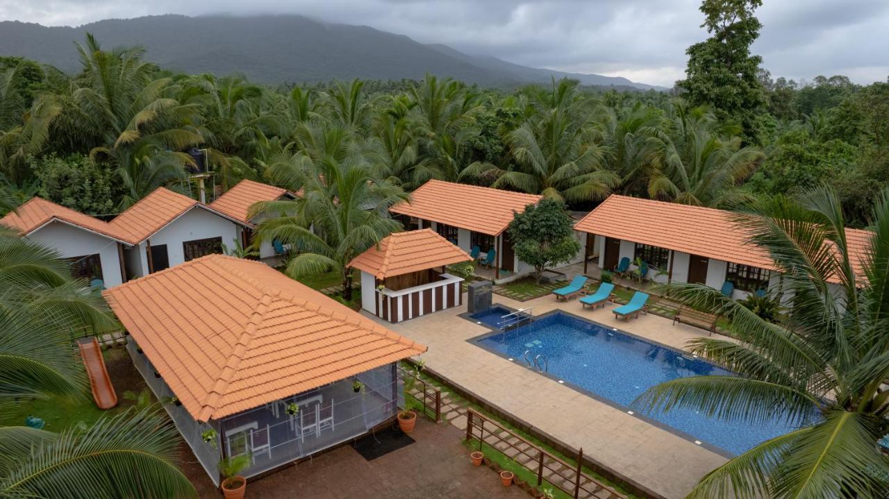 Dhanrains Moonlight Retreat Cottages 帕罗林 外观 照片